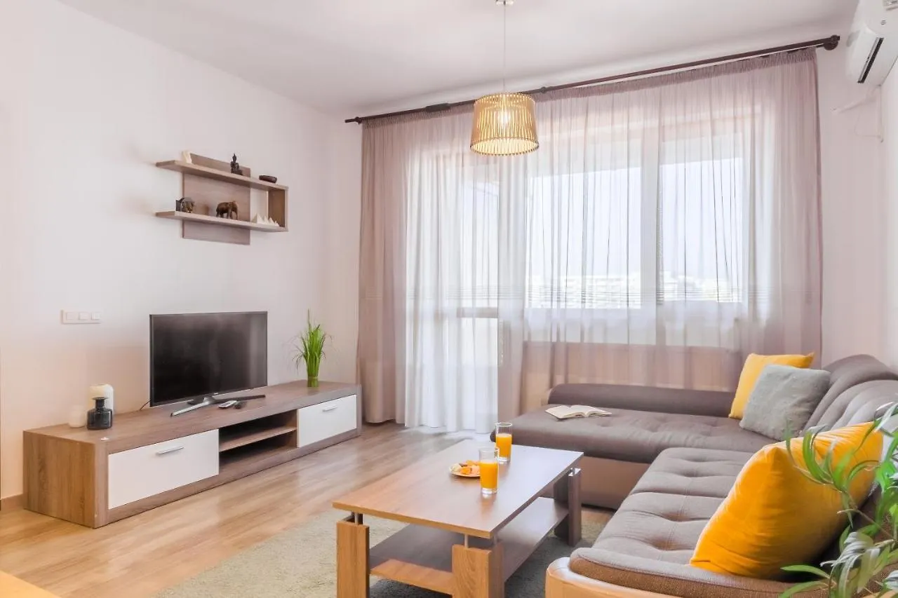 Lovely Apartment With City View Bucharest