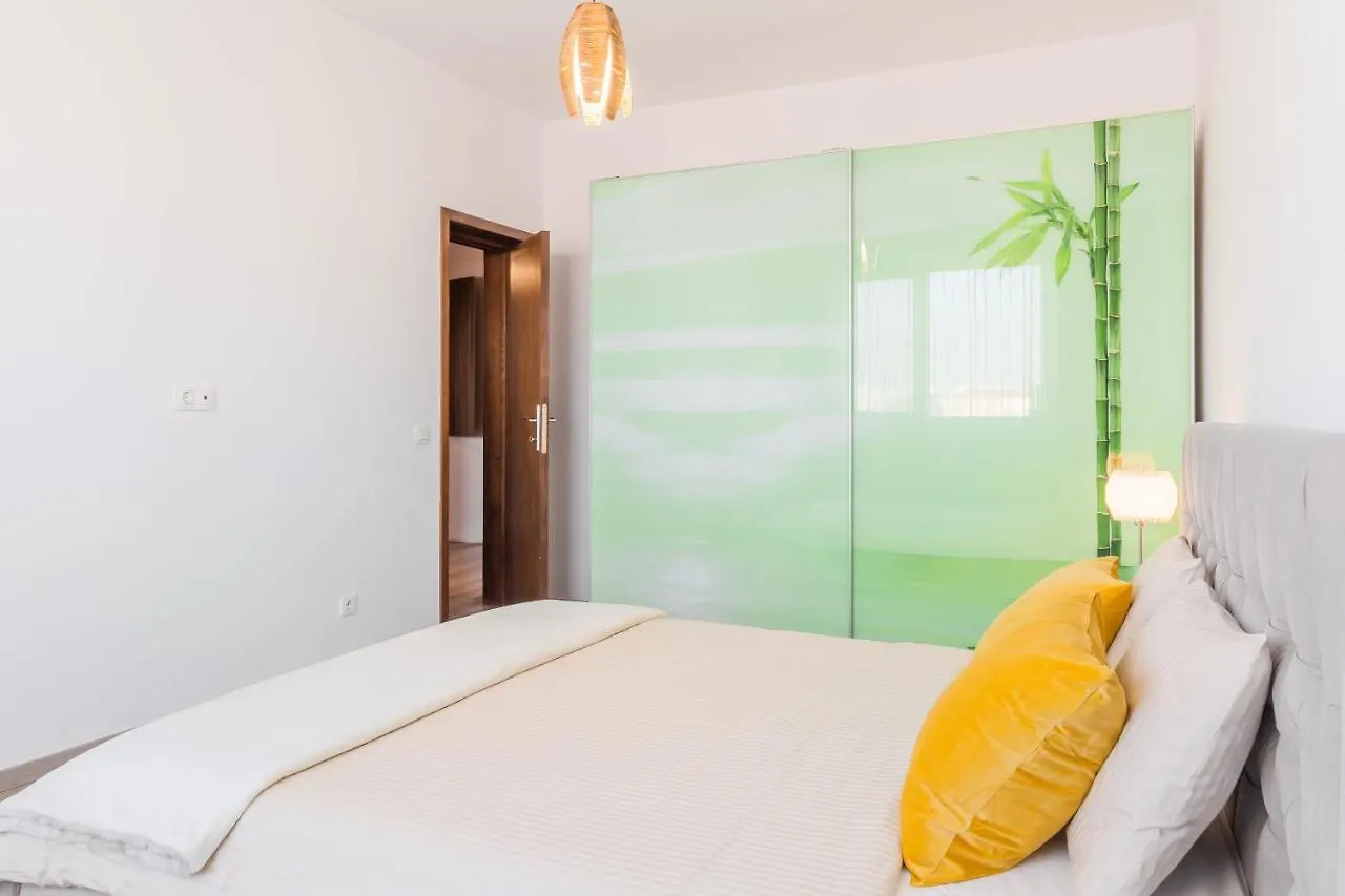 Lovely Apartment With City View Bucharest