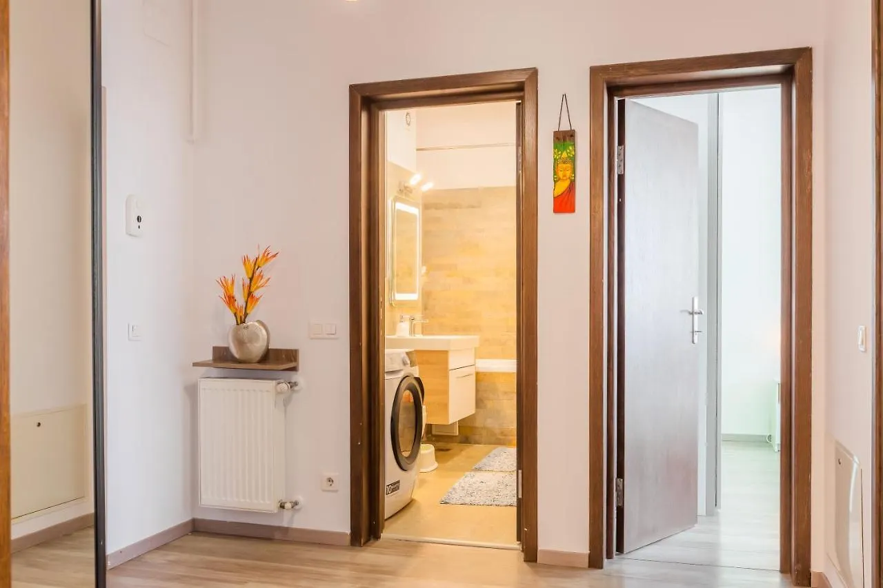 Lovely Apartment With City View Bucharest 0*,